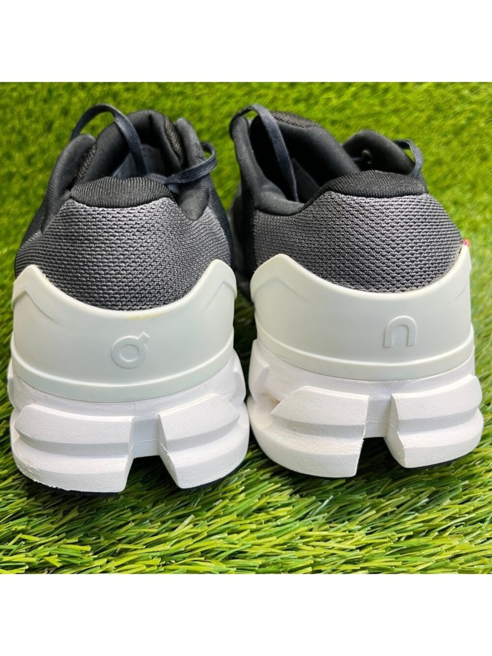 On Cloudflyer 4 Womens Size 10 Black White Athletic Running Shoes Sneakers - Picture 6 of 11